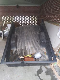 Truck headliner