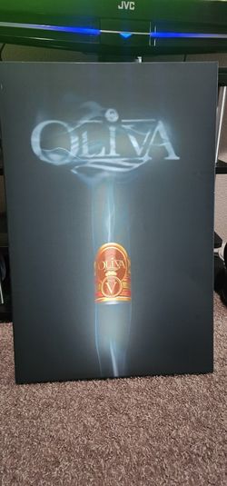 Oliva V Cigar  light Up Picture.