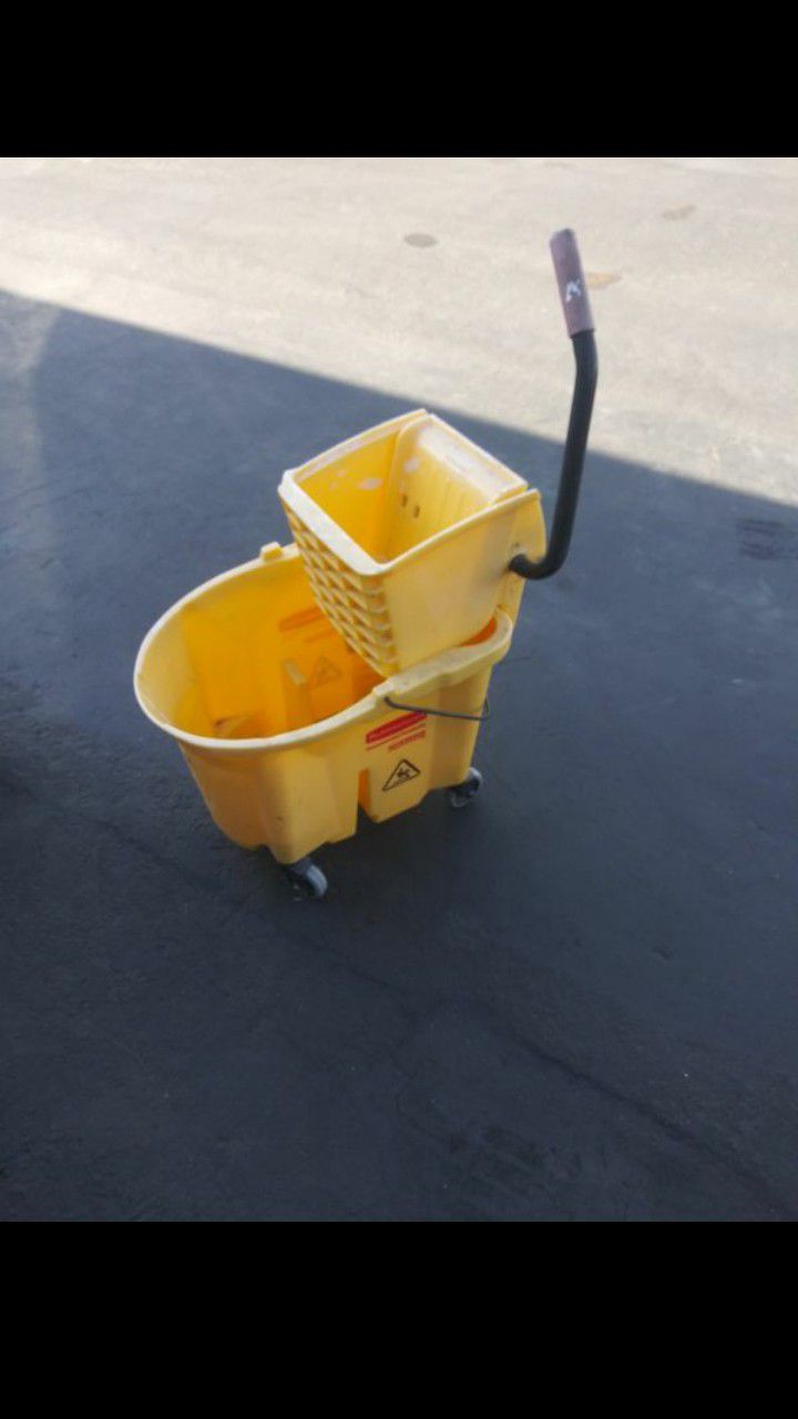 Mop bucket w/ mop stick