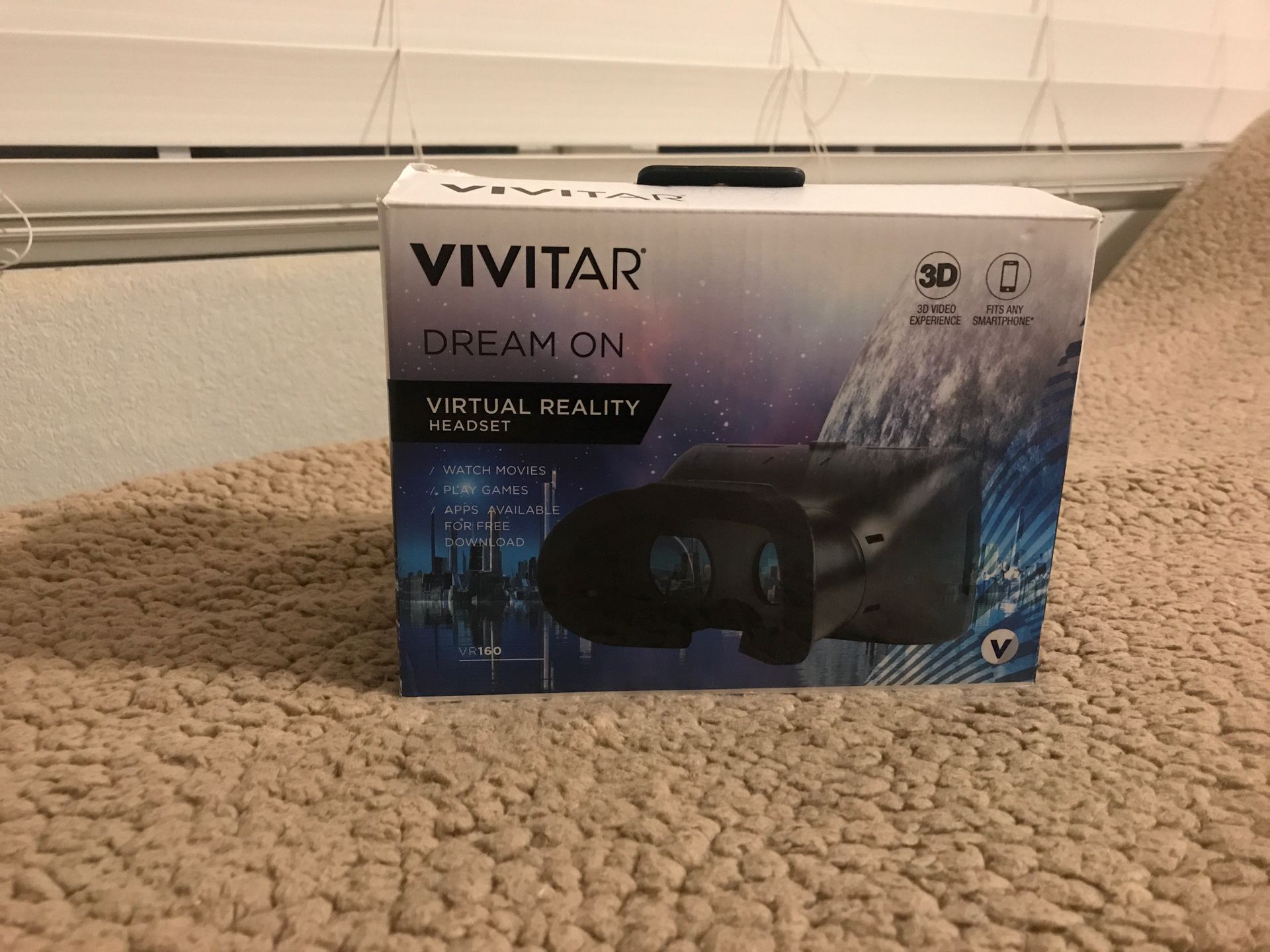 VIVITAR dream on virtual reality headset