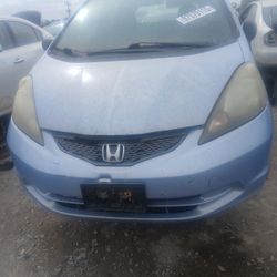 2009 Honda Fit for parts