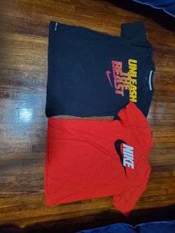 2 camisetas para hombre Seminuevas