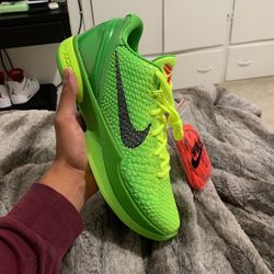 Kobe’s 6 Protro Grinch TRADING FOR 10.5