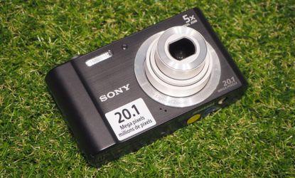 Sony Cyber-shot DSC-W800 Digital camera 20.1 MP. , 128 GB SD Card