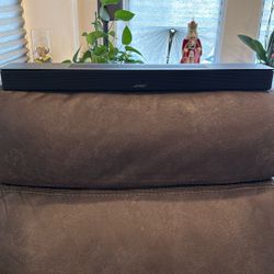 Bose Smart Soundbar 600 with remote 