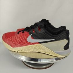 Size 11 US Men's Nike Metcon 3 training shoes "University Red"