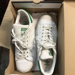 Adidas Stan Smith  Men’s 5.5 Women’s 7.5-8 