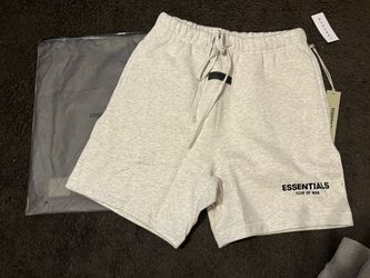 (XS) Fear of God Essentials, light oatmeal shorts