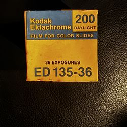Vintage Kodak Ektachrome 200 Daylight 35mm Color Slide Film 36 Exp