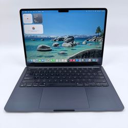 2022 Apple MacBook Air 13.6" M2 8 Core 3.5GHz 8GB RAM 256GB SSD MLY33LL/A