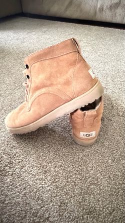 UGG women Suede Lace-Up Boots size 9