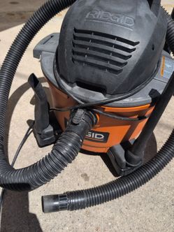 Ridgid shop vac with accessories working tested good