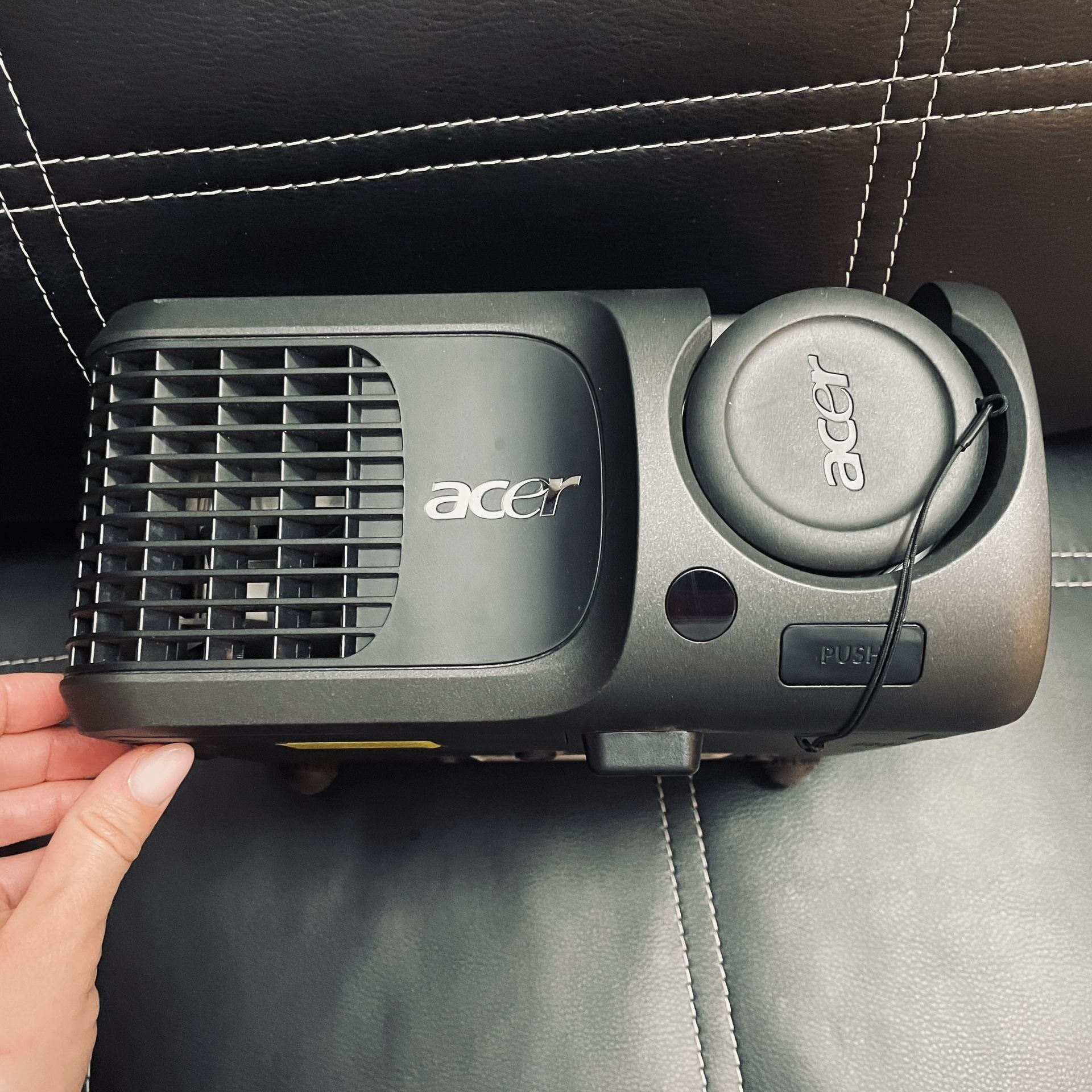 Acer PD120D DLP Projector