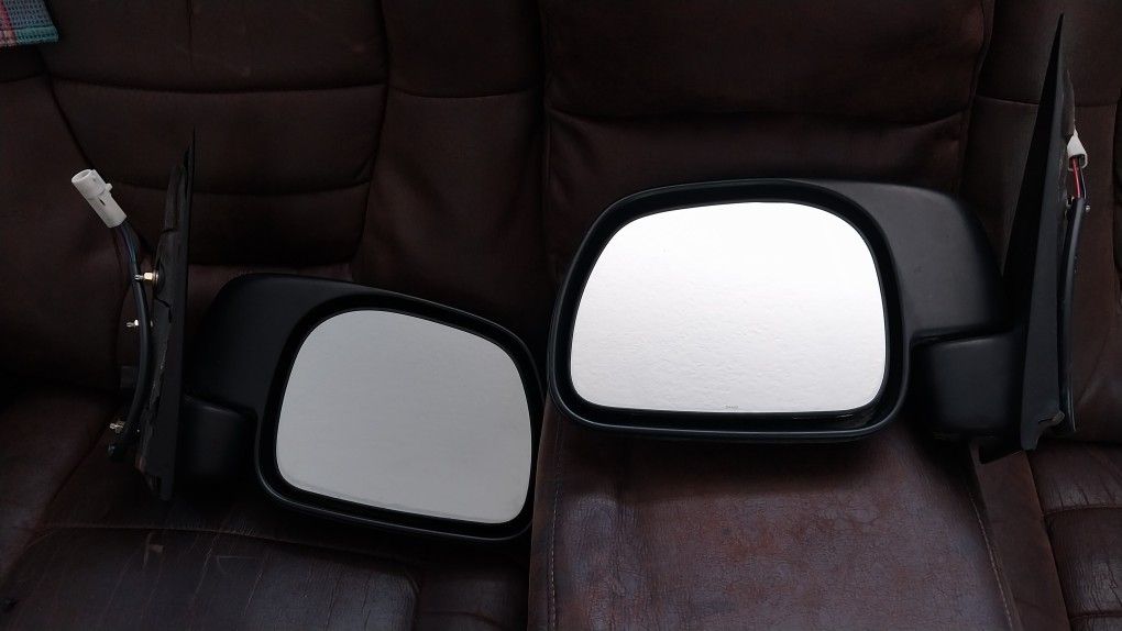1999 to 2010 Ford F-350 Super Duty - Side Mirrors, Manual Adjust