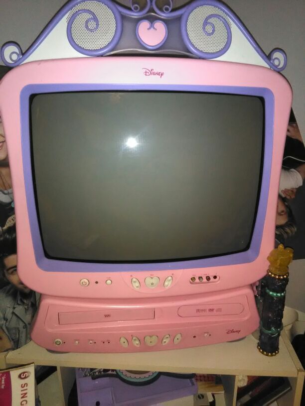 *Working* DISNEY PRINCESS 13" TV Pink/Purple With Remote DT-1350P Analog including DVD/VHS player box