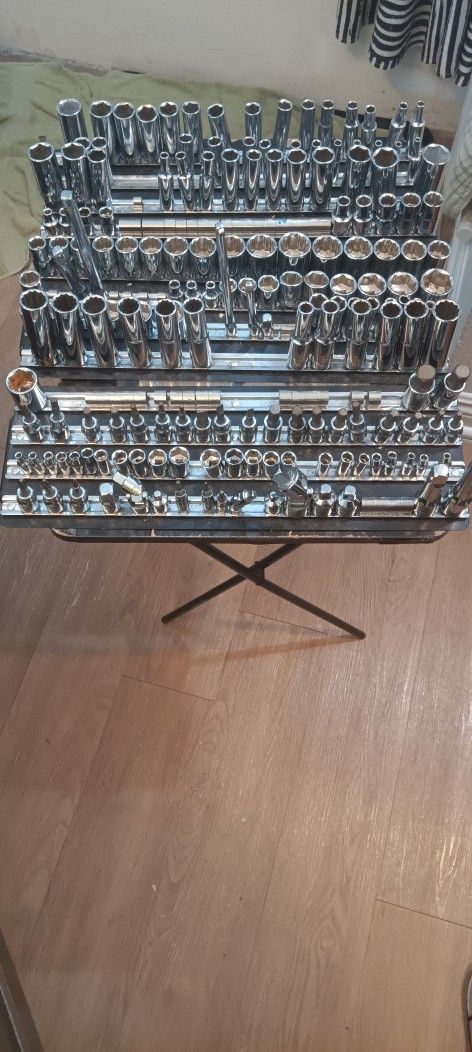 Practically Brand New Craftsman Overdrive 284- Piece Standard (SAE) And Metric Gunmetal Chrome Mechanic Tool Set For Sale.
