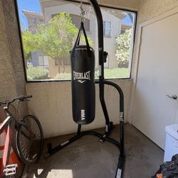 Ever last 70lb Punching Bag And Frame