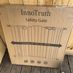 Innotruth safety gate (new)   (Read ad before messaging) 