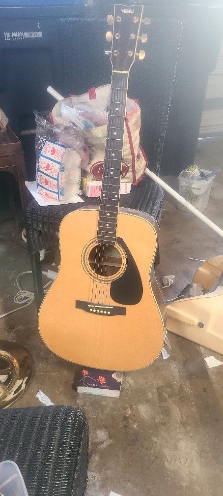 Yamaha Acoustic 
