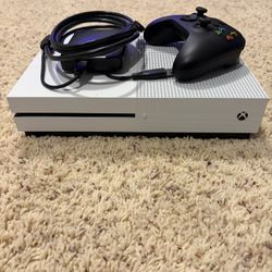 Xbox One S (1TB) + Controller + HDMI + Power Cable + Extra 1TB Storage