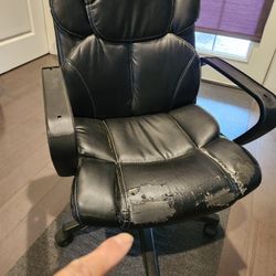 Seat Is Peeling So Use A Cover For It Black Desk Chair Computer Chairs Swivel Task Rolling Chair