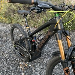2025 Fox Factory 36 (Grip X2) - Trek Fuel EX 9.8 Carbon (Gen 5) - Size Medium