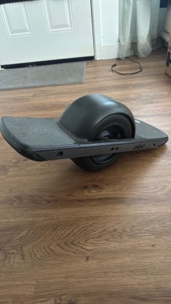 Killer Deal!  Onewheel Pint- barely used