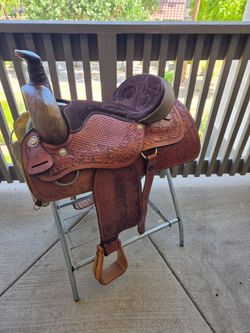 Saddle