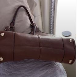 Michael Kors brown shoulder bag. Lightly used. In great shape. Michael Kors