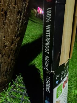Real Living floors  ( Box)