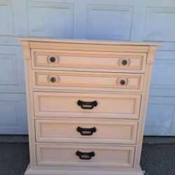DRESSER. 
