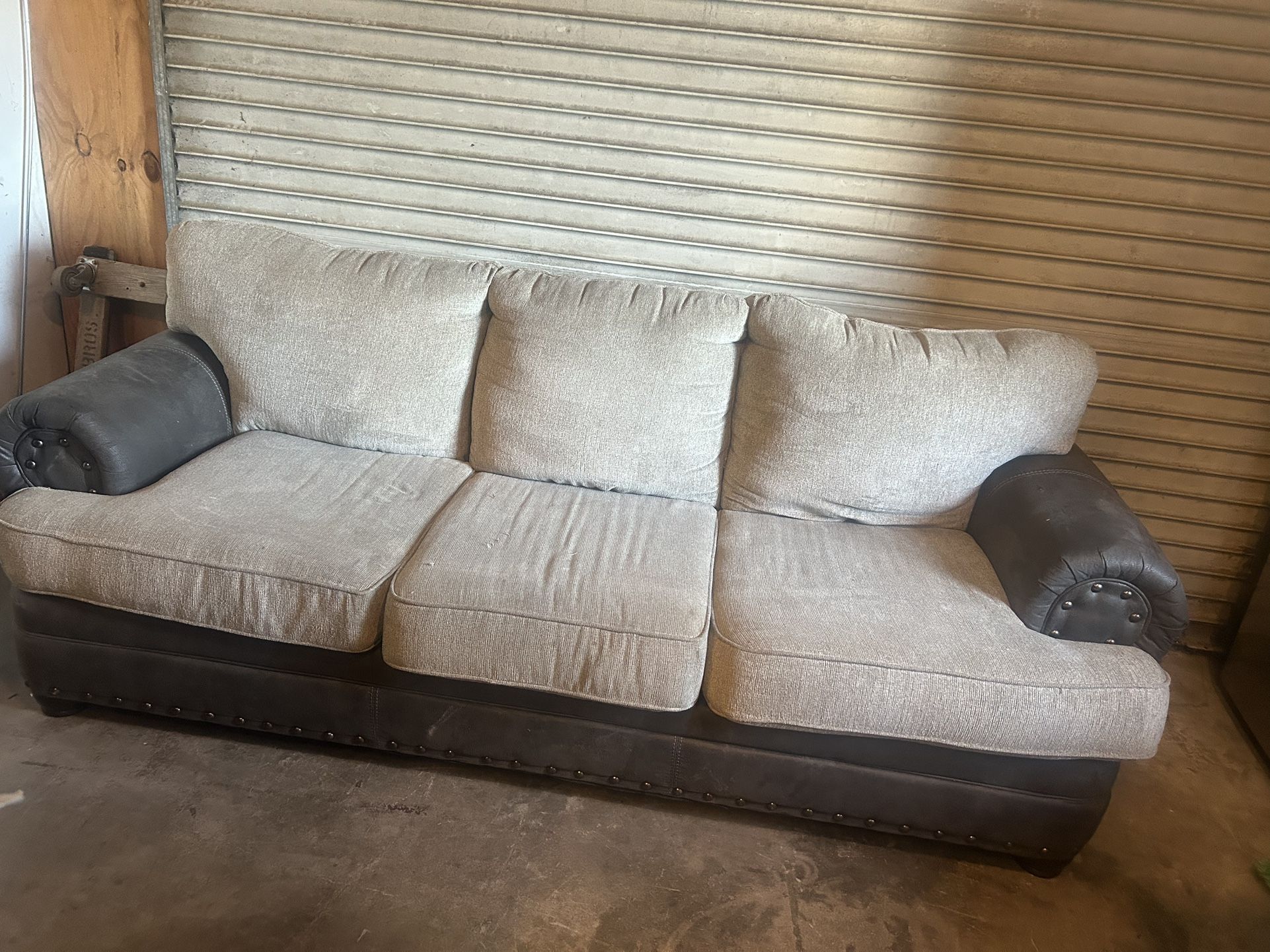4pc Sofa Set ( Fayetteville Ga)