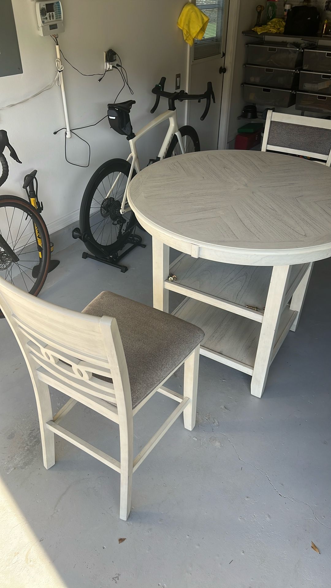 Free table. Good Condition