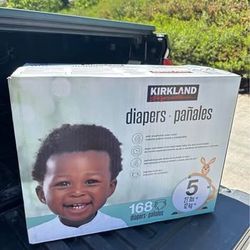Kirkland Size 5 Diapers 