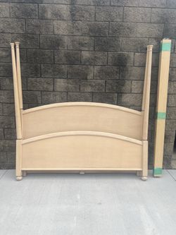 Thomasville KING size 4 poster bed set