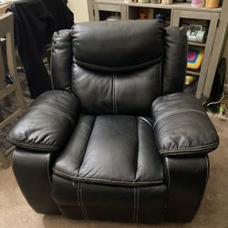 Black Leather Recliner 