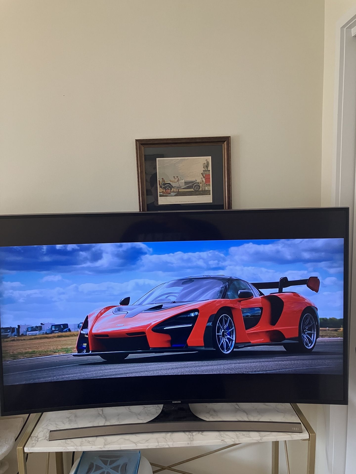 55” CURVED SAMSUNG 4K LED SMART TV - LIKE NEW with Remote