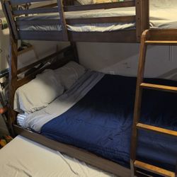 Twin/Full Bunkbed With Twin Trundle