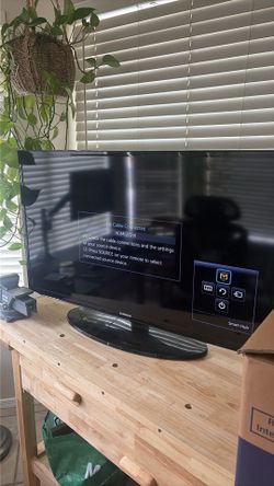 32” Samsung Smart TV HD with Stand