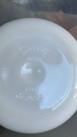 White mixing bowl Glasbake