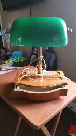 Desk lamp