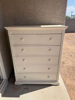 White 5-Drawer Tall Dresser Chest