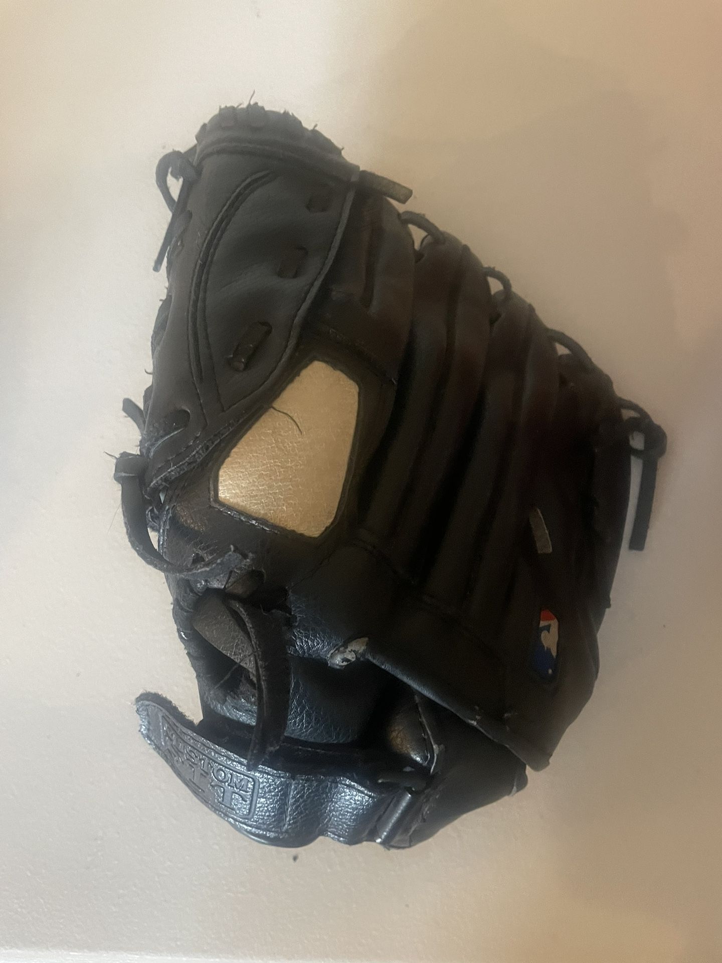 Wilson Baseball glove 11 Inch 