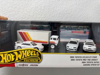 Hot wheels premium Toyota diorama