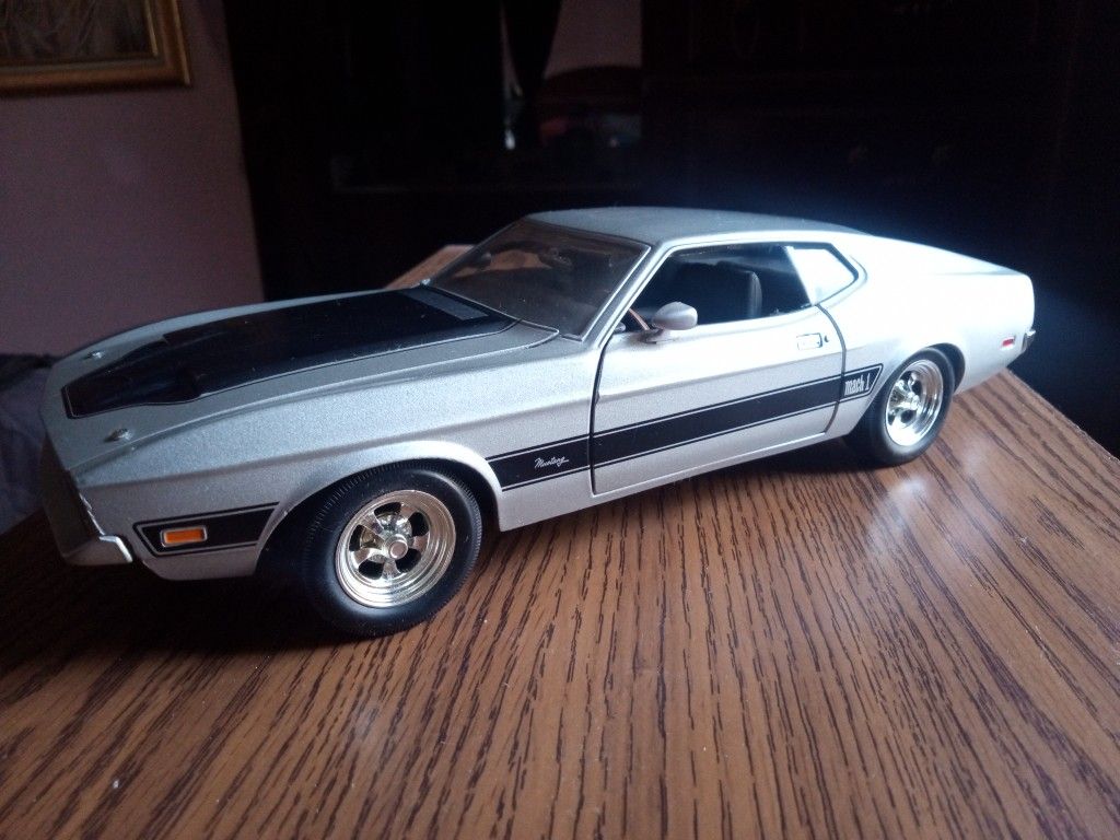 ERTL Diecast Mustang