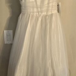 New cream colored flower girl/junior bridesmaid dress size 14