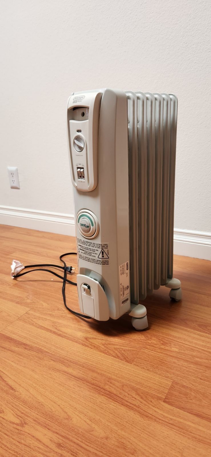 De'Longhi Oil-Filled Radiator Heater (EW7707CM)