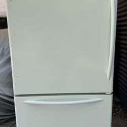 Nice Whirlpool Fridge With Filtered Water Bottom Freezer