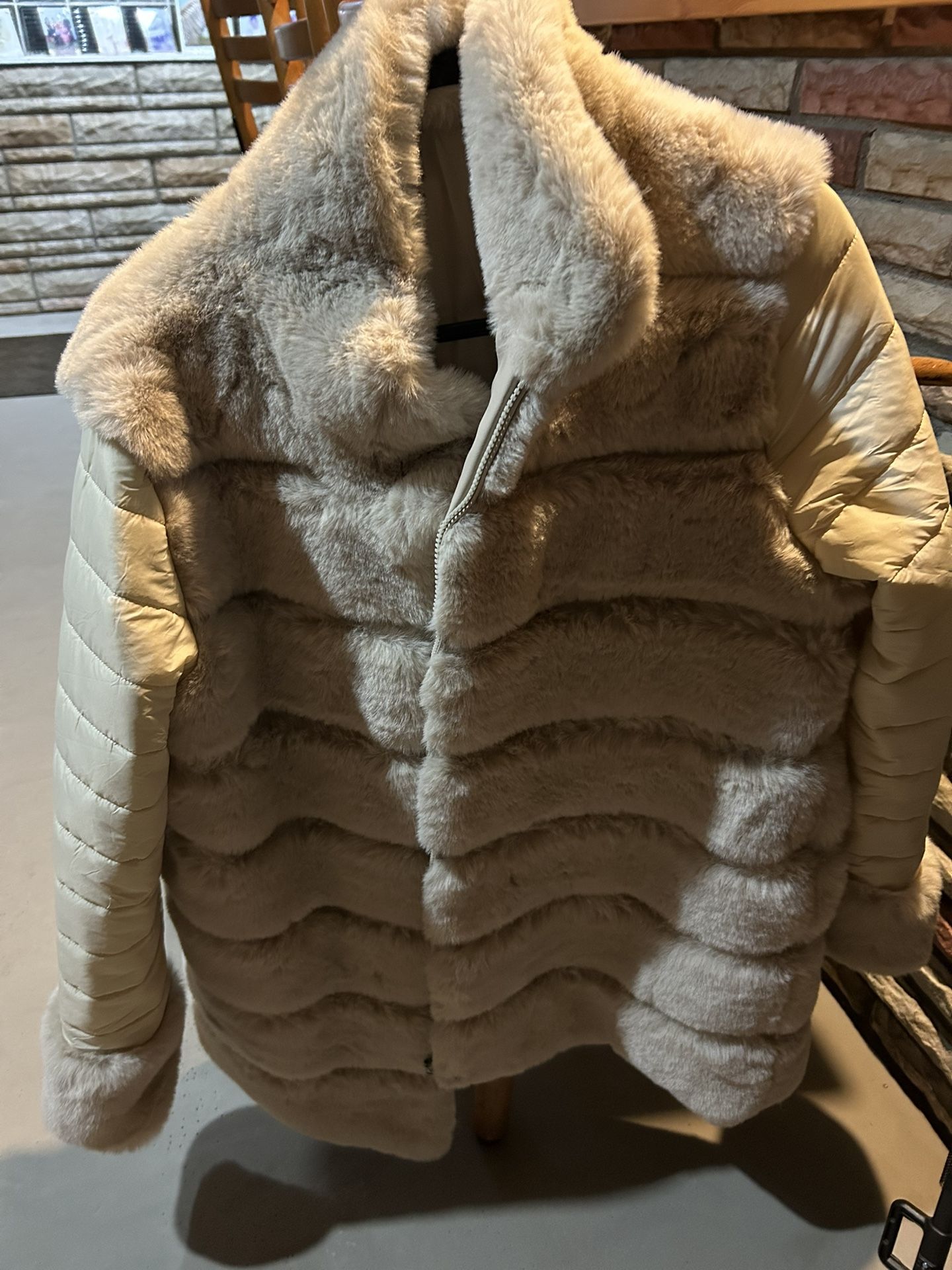 Faux Fur Jacket With Puffer Sleeve