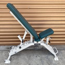 Nautilus Commercial Adjustable Weight Bench - Flat, Incline, Shoulder Press